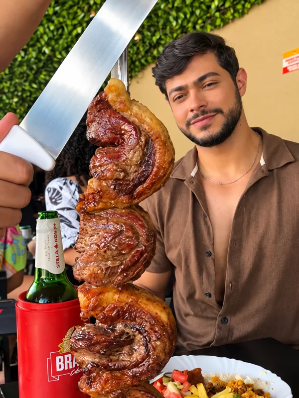Picanha servida no espeto